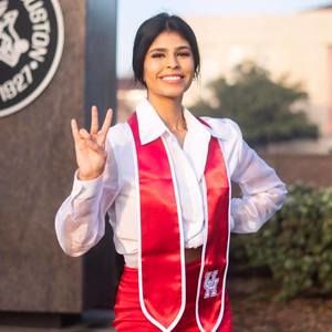 Meet your Posher, Aurea